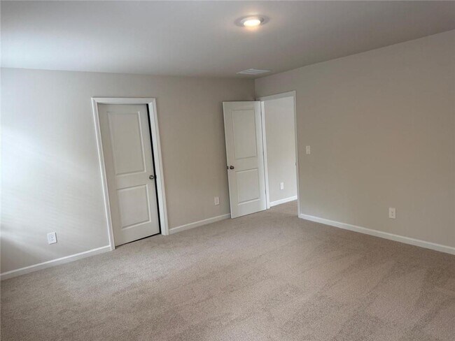 Building Photo - 181 Vly Oak Dr