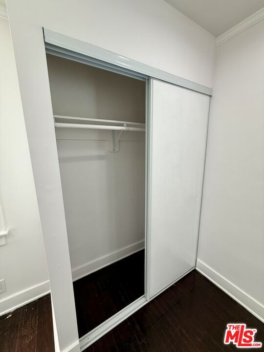 Building Photo - 5526 Franklin Ave