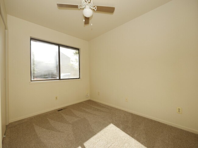 Building Photo - 24 Welch Ln
