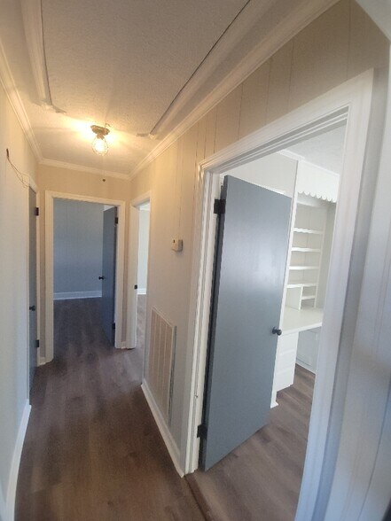 Building Photo - 123 Legette St