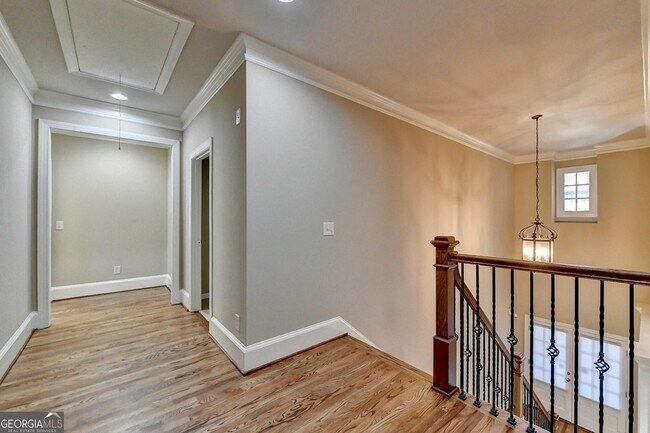 Building Photo - 11636 Parkside Ave