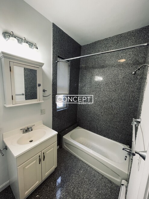 Building Photo - 40 Newton St