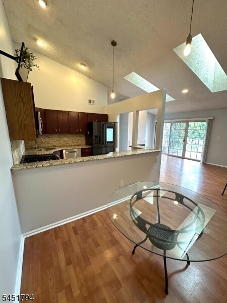Building Photo - 111 Lindsey Ct
