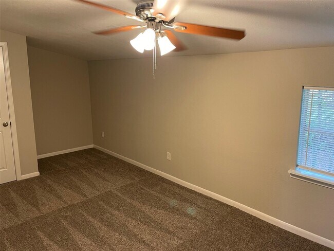 Building Photo - 7012 FM 1952