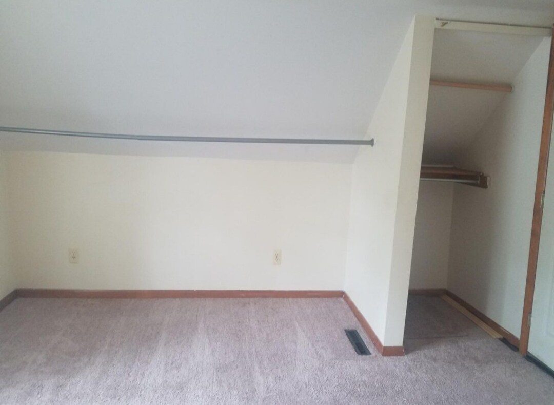 Building Photo - 55 Diamond Ave NE