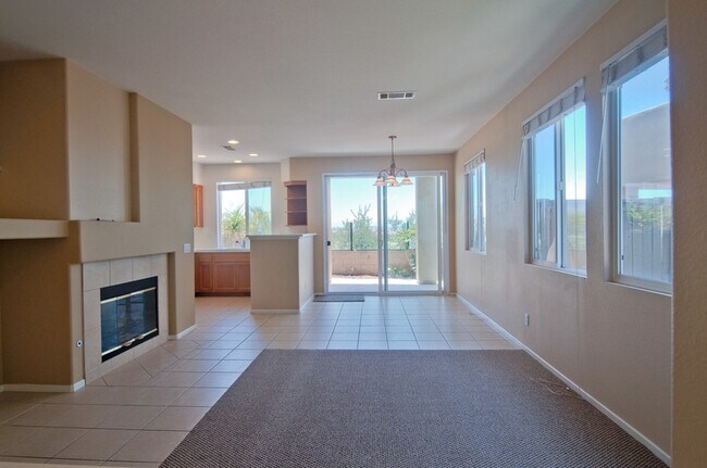 Building Photo - 758 Callecita Aquilla Sur