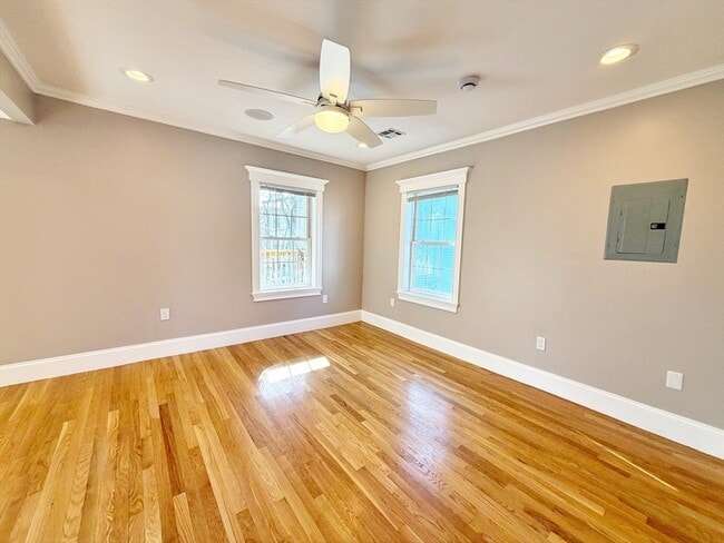 Building Photo - 37 Fenton St