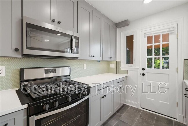 Building Photo - 2230 Observatory Pl NW