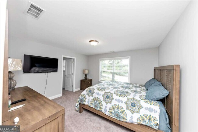 Building Photo - 66 Vicky Way