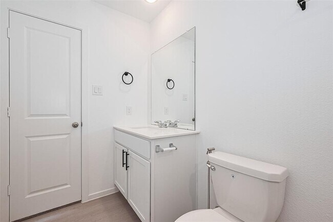 Building Photo - 26615 Coast Redwood Dr