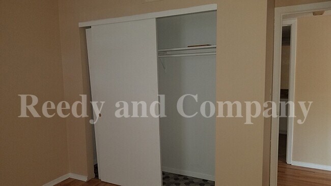 Building Photo - 6588 Poplar Woods Cir S