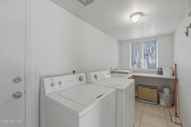 Building Photo - 202 S Del Pueblo St