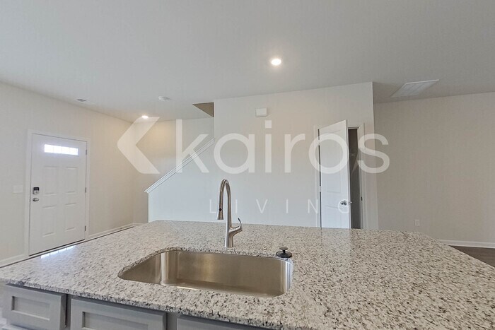 Building Photo - 2241 Banyon Cir