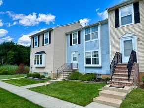 Building Photo - 13 Gwizdak Ct
