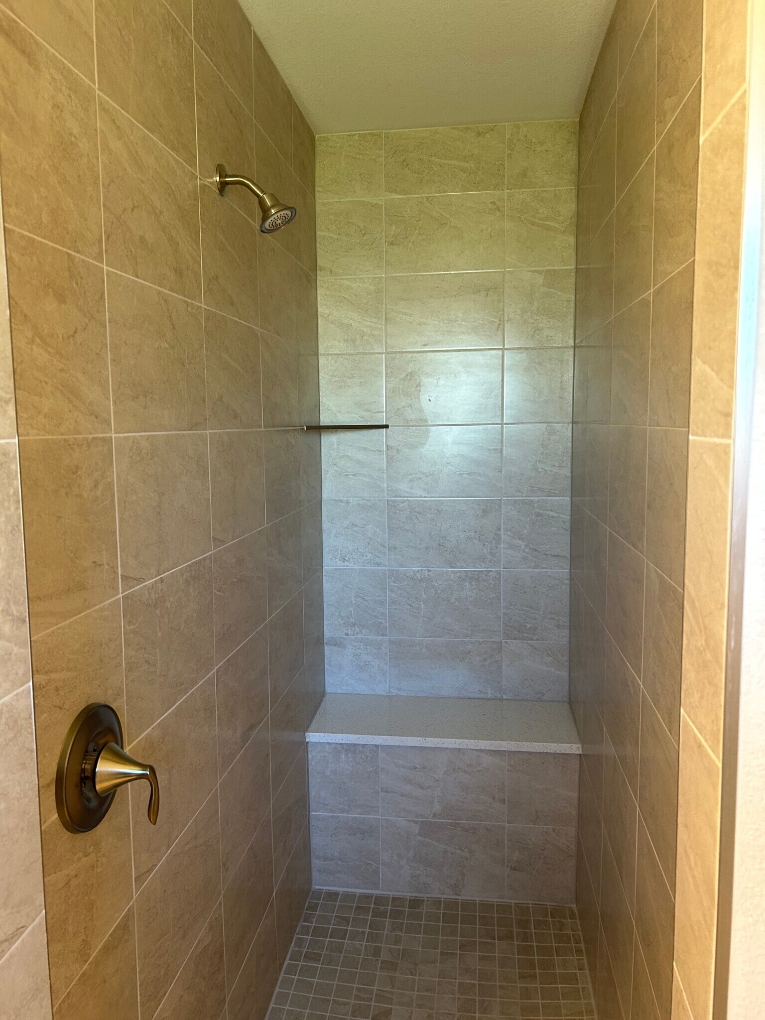 Building Photo - 2400 Carpenter Ln