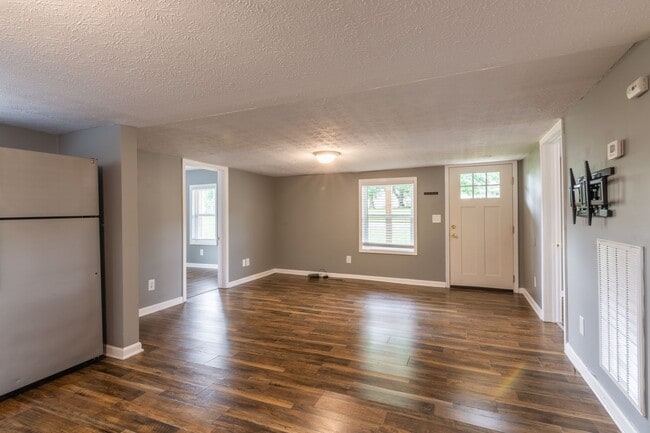Building Photo - Charming home in the center of Lafayette!