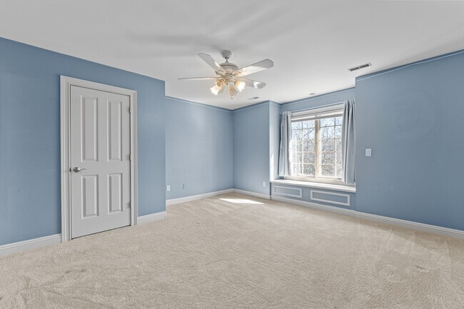 Building Photo - 12932 Sunset Bluff Ct