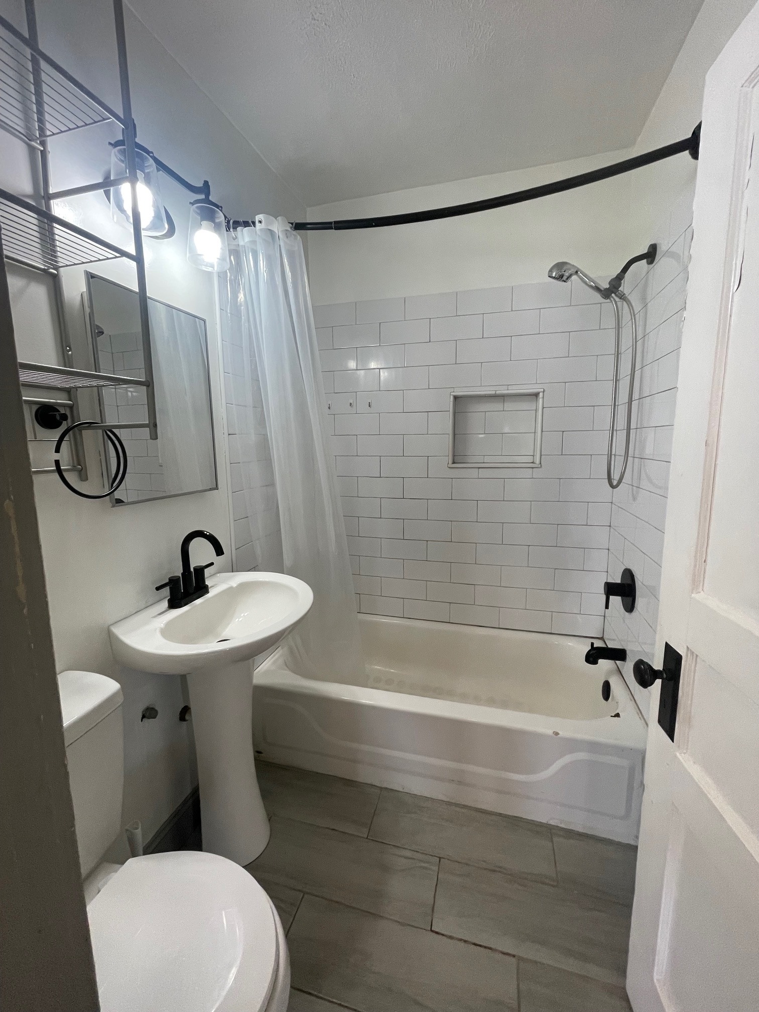 Building Photo - 403 Martin Ave