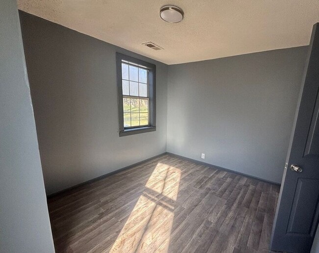 Building Photo - 1372 Orgill Ave