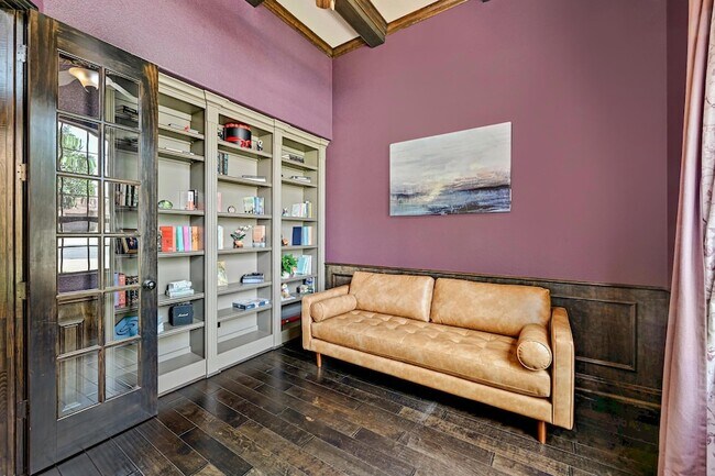 Building Photo - 4303 Woodledge Pl