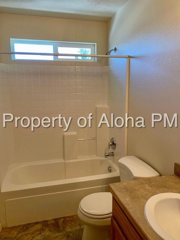 Building Photo - 1053 W Pine Ave