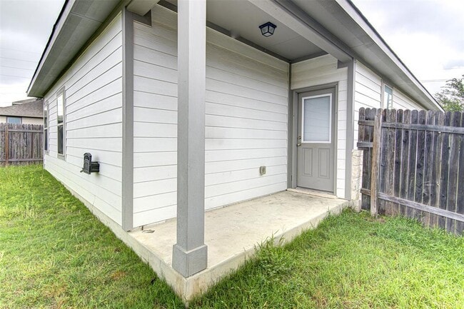 Building Photo - 1311 Hazleton Cove