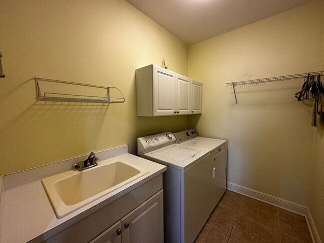 Building Photo - 361 Remington Run Way