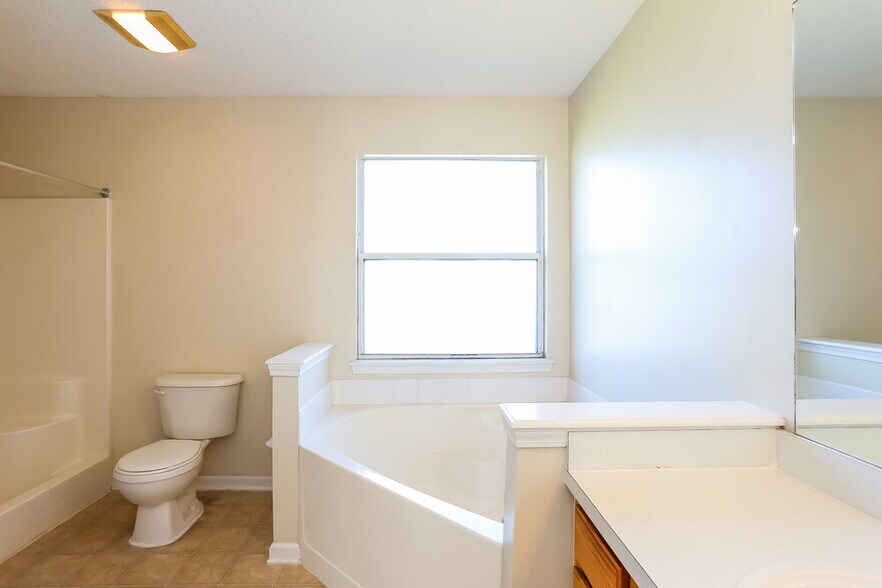 Building Photo - 11485 Rolling River Blvd