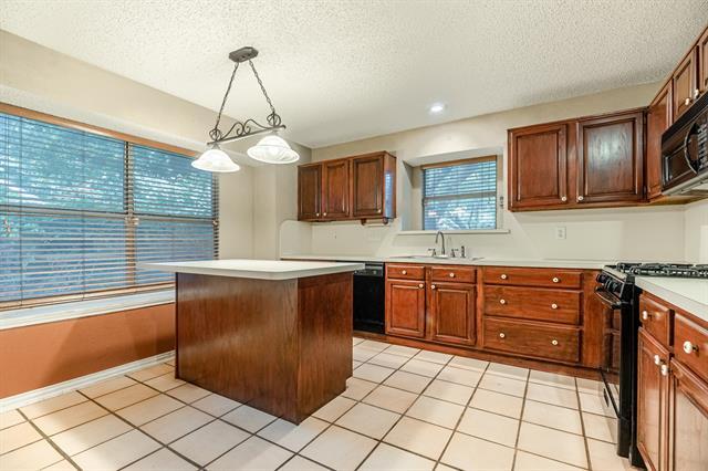 Building Photo - 7022 Escondido Dr
