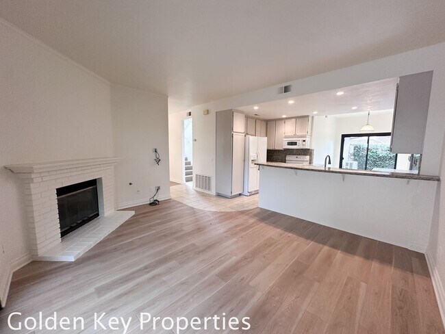 Building Photo - Move-in ready townhome in desirable Summerhill community in Encinitas!