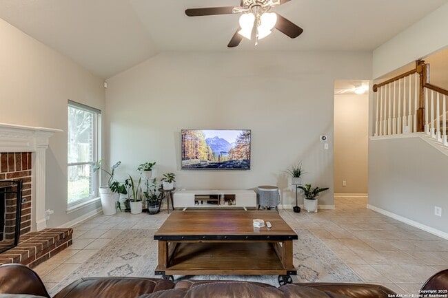 Building Photo - 2026 Thicket Trail Dr