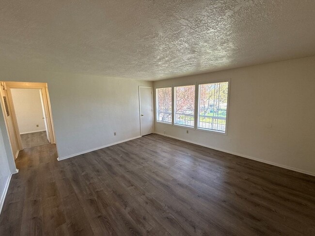 Building Photo - 1594 Tripp St SE