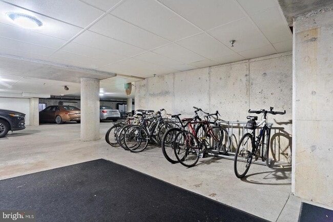 Building Photo - 1352 South St