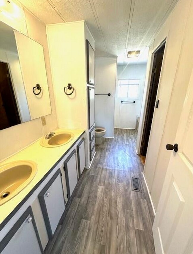 Building Photo - 62 Erickson Ave