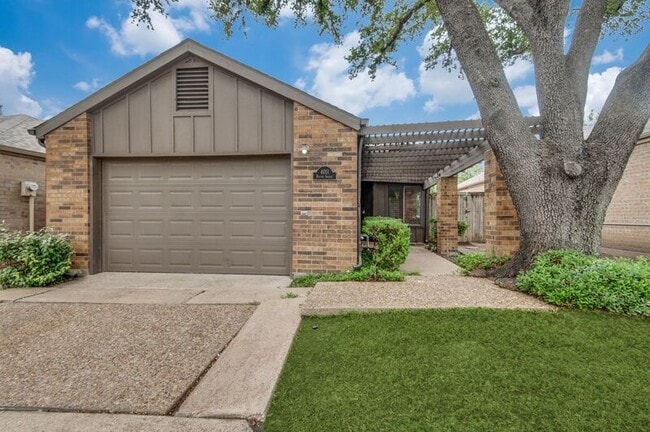 Building Photo - 4011 Rosser Square