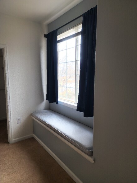 Building Photo - 10427 W Hampden Ave