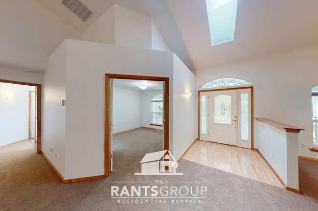 Building Photo - Spacious 3-Bed / 2-Bath Home on 2.5 Private Acres – Cooper Point