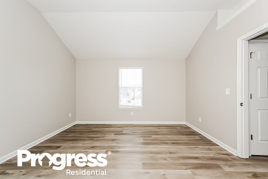 Building Photo - 290 Hazelhurst Dr