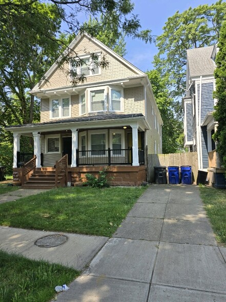 Building Photo - 1380 E 85th St