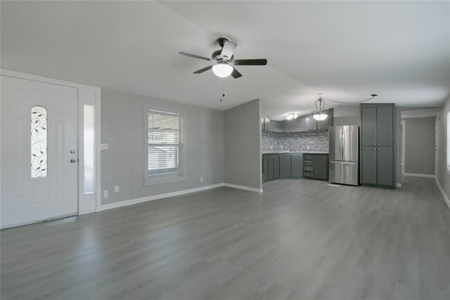 Building Photo - 22 Niederwald Dr
