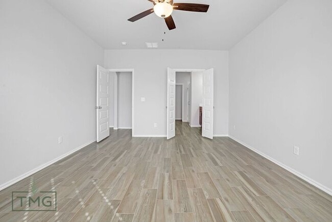 Building Photo - Naples: Your Stylish Haven in Owasso