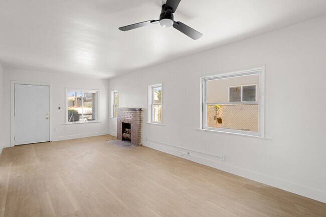 Building Photo - Freshly Remodeled 3 Bed / 2 Bath Home with Large Private Yard