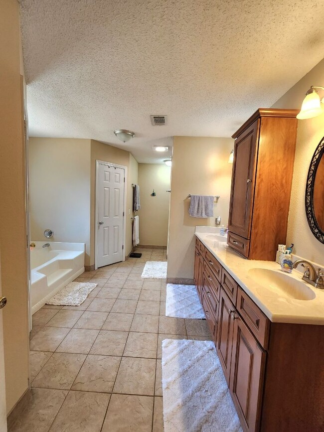 Building Photo - Breathtaking 4/3 Perdido Home, 2,700 sq ft...