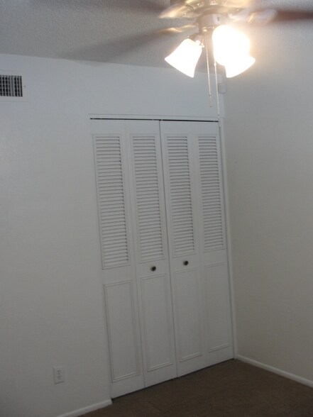 Building Photo - 4595 N 17th Ave