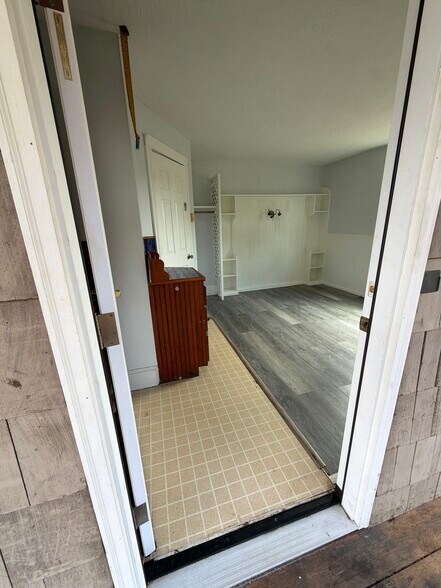 Building Photo - 430 S Holladay Dr