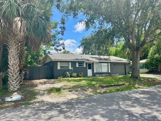 Building Photo - 5936 Elm St