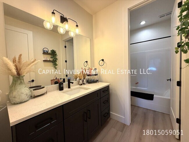 Building Photo - 7637 S Brinkerhoff Dr