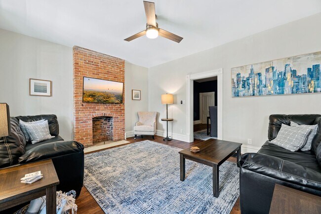 Building Photo - 374 E Whittier St