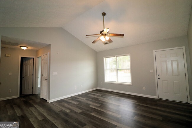 Building Photo - 18 Southwind Dr