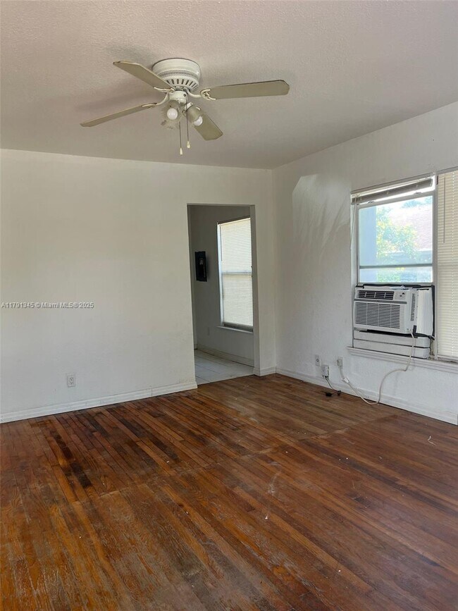 Building Photo - 736 Gotham Ct